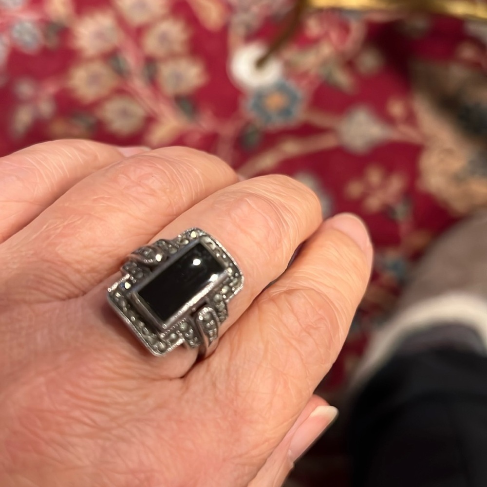 Vintage large well made Black onyx and marquisite silver ring size 7 - Picture 2 of 4